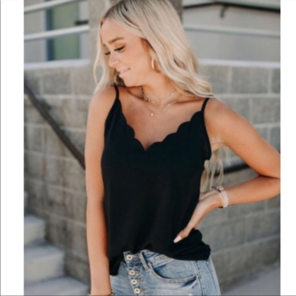 Black spaghetti strap top - Picture 2 of 11